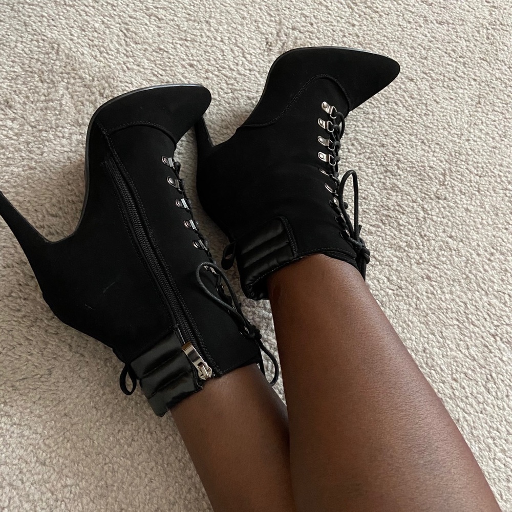 Laced-up boots